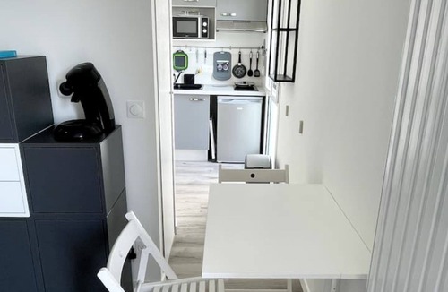 Puilboreau Apartment | Studio Avec Balcon et Parking!