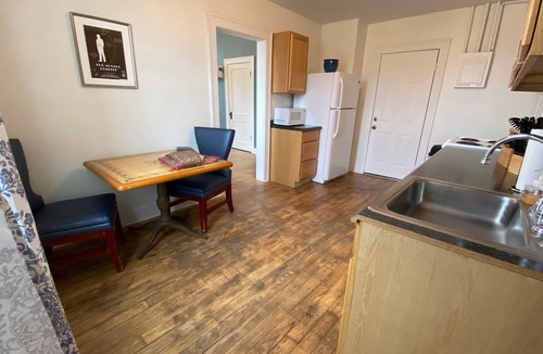 Hannibal Apartment | Studio furnished apartment located in the heart of downtown Hannibal, Missouri.