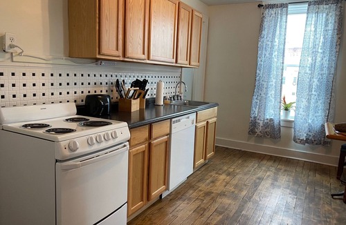 Hannibal Apartment | Studio furnished apartment located in the heart of downtown Hannibal, Missouri.