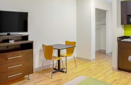 Springdale Hotel | Studio Lodge Springdale Cincinnati