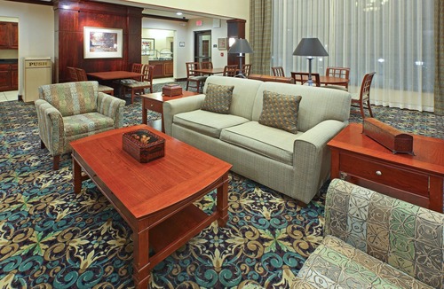 Lake Hamilton Apartment | Studio | Pool. Free Breakfast. Gym + Indoor pool