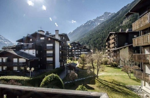 Chamonix City Centre Apartment | Studio slopeside, Mont Blanc view