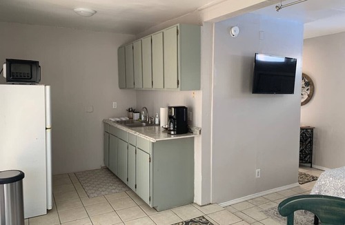 Las Cruces House | Studio w/queen bed, pets ok, 3 min to Farmer's mkt