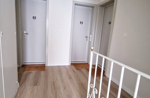 Solothurn Apartment | Studio with kitchen and private bathroom