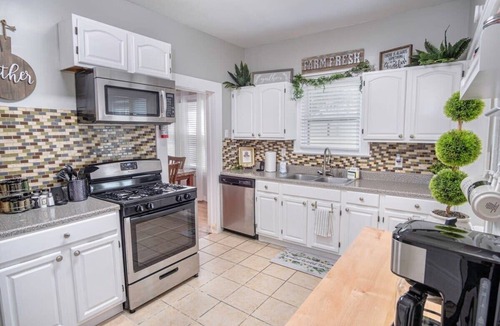 Denver Heights House | Stunning 3 BR Home Near DT Alamodome - Riverwalk