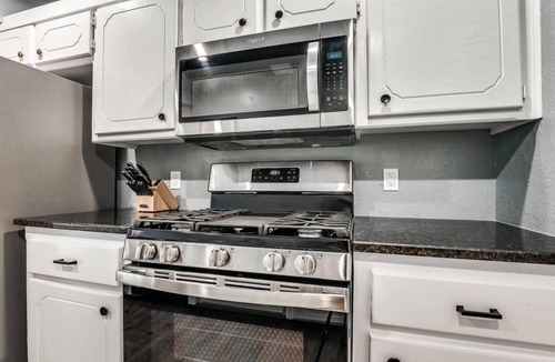 South Oklahoma City House | Stunning 5-Bedroom Veteran-Owned Home in Quiet OKC
