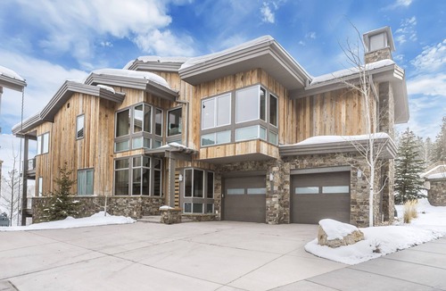 Deer Valley House | Stunning 6-Bedroom Chalet in Heart of Park City by RedAwning