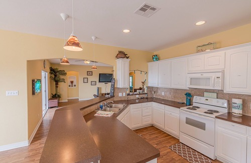 Surfside Beach House | Stunning beach views-100 steps to beach-Huge deck