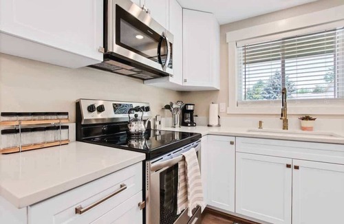Eagle House | Stunning Golf Course Retreat 4BR Home