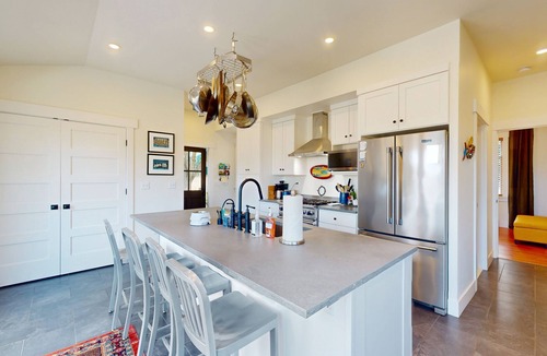 Vashon Island House | Stunning restored farmhouse with firepit, deck and loungers & gas grill