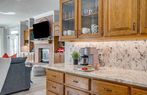 Granbury House | Stunning Views, Open Water, Hot Tub, 5 BR, 4 BA