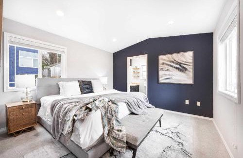 South Beacon Hill House | Stylish 3BR Home EV Outlet Near Light Rail