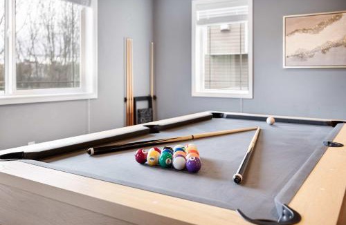 South Beacon Hill House | Stylish 3BR Home EV Outlet Near Light Rail