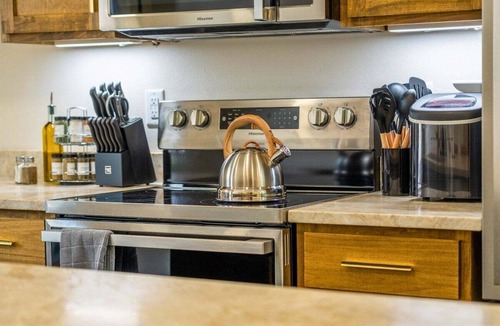 Mid America Cabin | Stylish A-Frame Getaway with Pool and Lake Access
