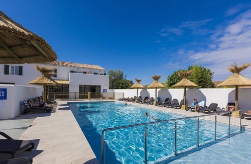 Rivedoux-Plage Apartment | Stylish Beachside Apartment