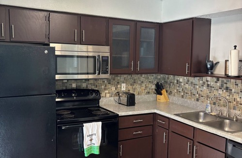 North Arlington Apartment | Stylish Comfort in Arlington’s Entertainment District!