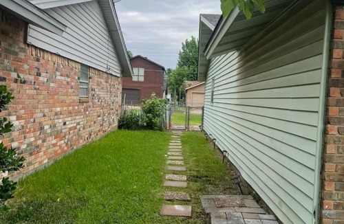 Pleasant Grove House | Stylish Container Stay Near Dallas - Hidden Trail