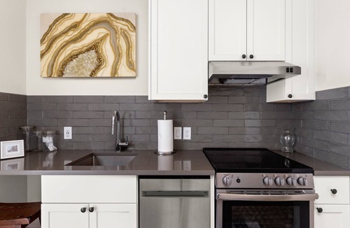 Tobin Hill House | Stylish Pearl District Stay - Relax, Dine & Explore