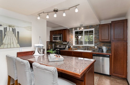 Highline Cottage | Stylish Urban Oasis with hot tub and pool!