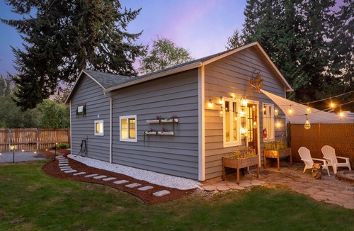 Highline Cottage | Stylish Urban Oasis with hot tub and pool!