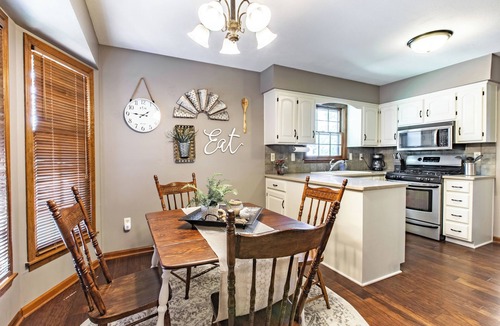 Overland Park House | Suburban Farmhouse w/Match Soccer Vibes