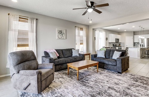 Los Lunas House | Suburban Santa Fe Home Near Main Street & I-25