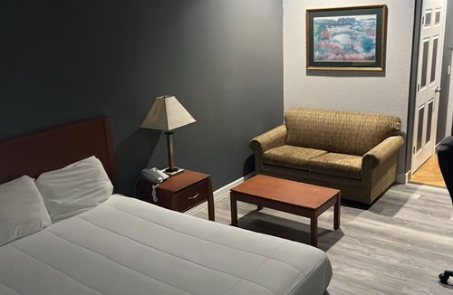 Clute Hotel | Suburban Studios Clute - Lake Jackson