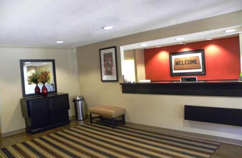 Greater Greenspoint Hotel | Suburban Studios Houston North I-45