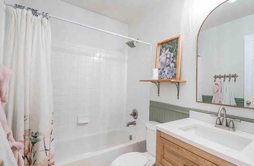 Firestone House | Suburban Villa with ALL the Amenities