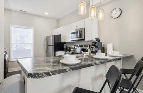 St. Joseph Apartment | Sun Valley Courtyard, No Steps