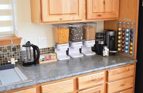 Indian Mountain Cabin | Sunflower Cabin Modern Family Retreat Easy Access Pets OK 1.2 Acres