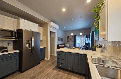 Winthrop House | Sunflower Resort Arnica Cabin with its K/Q bed config. is in ultra-quiet Winthrop South community, with a 5 minute walk to downtown on the pedestrian trail.