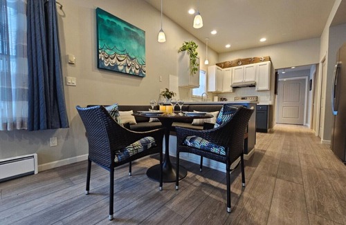 Winthrop House | Sunflower Resort ConeflowerCabin is in the ultra-quiet Winthrop South community, with a 5 minute walk to downtown on the pedestrian trail.