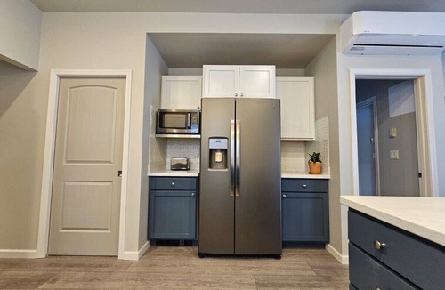 Winthrop House | Sunflower Resort Daisy Cabin is in the ultra-quiet Winthrop South community, with a 5 minute walk to downtown on the pedestrian trail.