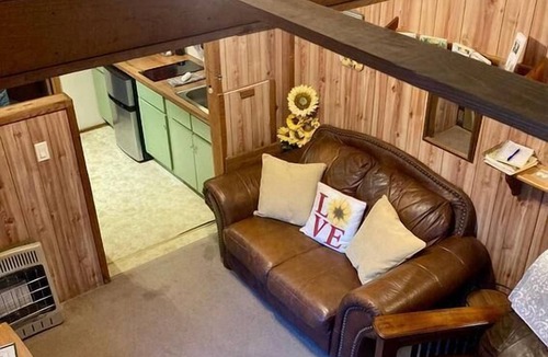 Mena Cabin | Sunny Brook - Sunny Brook Cabin, wooded, private with stream