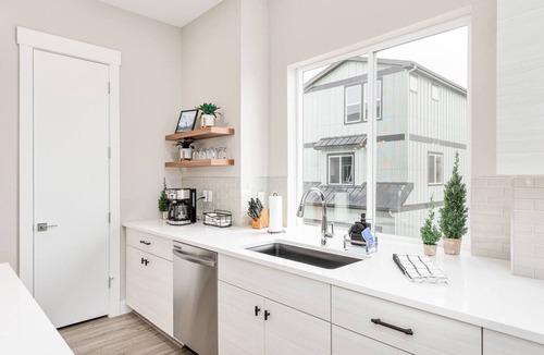 Lamar Heights Area House | Sunny, modern home to work & play near Olde Town