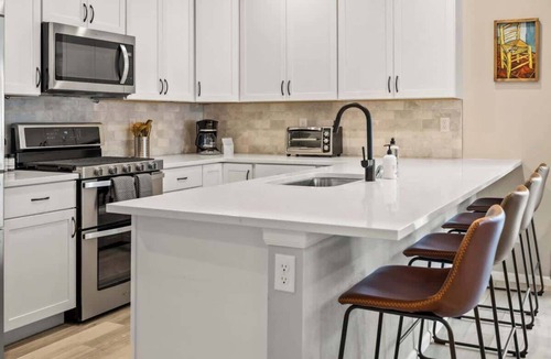 Westminster House | Sunny & Quaint Hidden Gem w/Office | Dog Friendly
