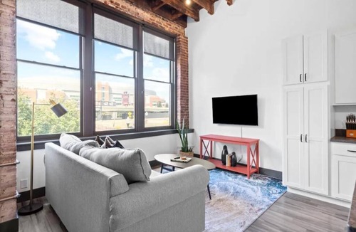 Downtown St. Louis Apartment | Sunny Riverfront Loft - Walk to Arch, Conventions, Casino & Stadium