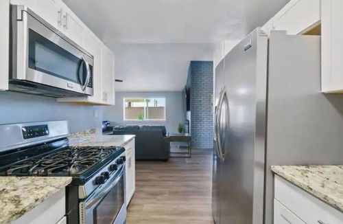 Northeast Heights House | Sunset Home ABQ, Modern Retreat w/3 King Beds