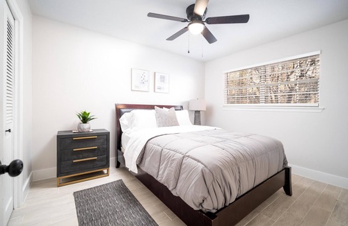 El Paso House | Sunset & Mountain View Home. All New! Dogs Welcome