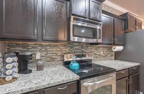 Odessa Villa | Sunset Retreat, Clean Modern 3BR, Garage, Near 191