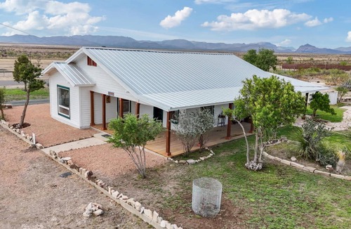 Marathon House | Sunset Views Near Big Bend