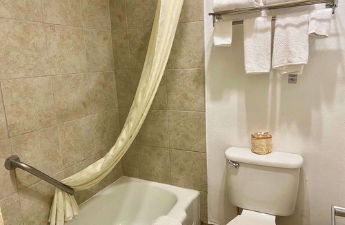 Huning Highland Historic District Hotel | Super 8 by Wyndham Albuquerque Downtown