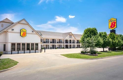 Moore Hotel | Super 8 by Wyndham City of Moore
