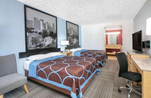 Moore Hotel | Super 8 by Wyndham City of Moore