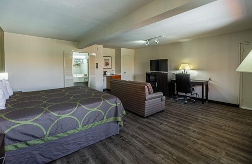 Biggs Field Hotel | Super 8 by Wyndham El Paso Airport