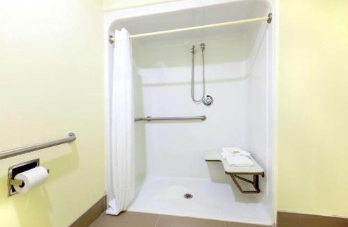 Fairfield Hotel | Super 8 by Wyndham Fairfield Tx