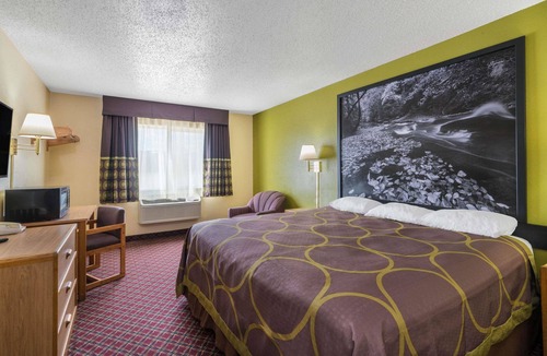 Fountain Hotel | Super 8 by Wyndham Fountain