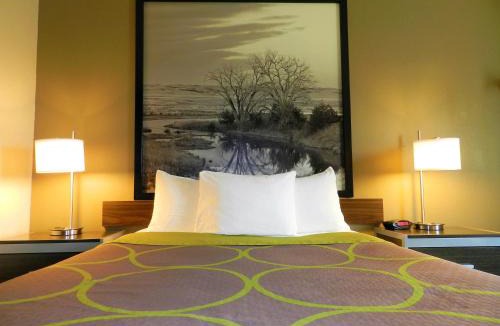 Fremont Hotel | Super 8 by Wyndham Fremont NE
