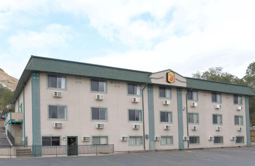 Green River Hotel | Super 8 by Wyndham Green River